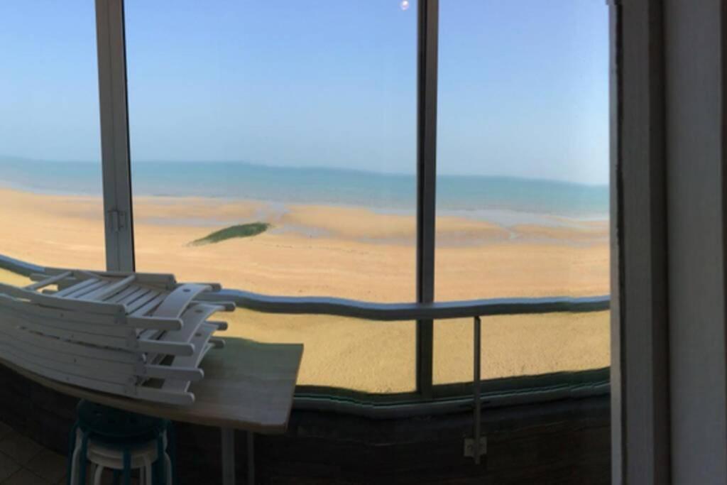 Appartement T2 Avec Vue Sur Mer Directe ! Courseulles-sur-Mer Exteriér fotografie