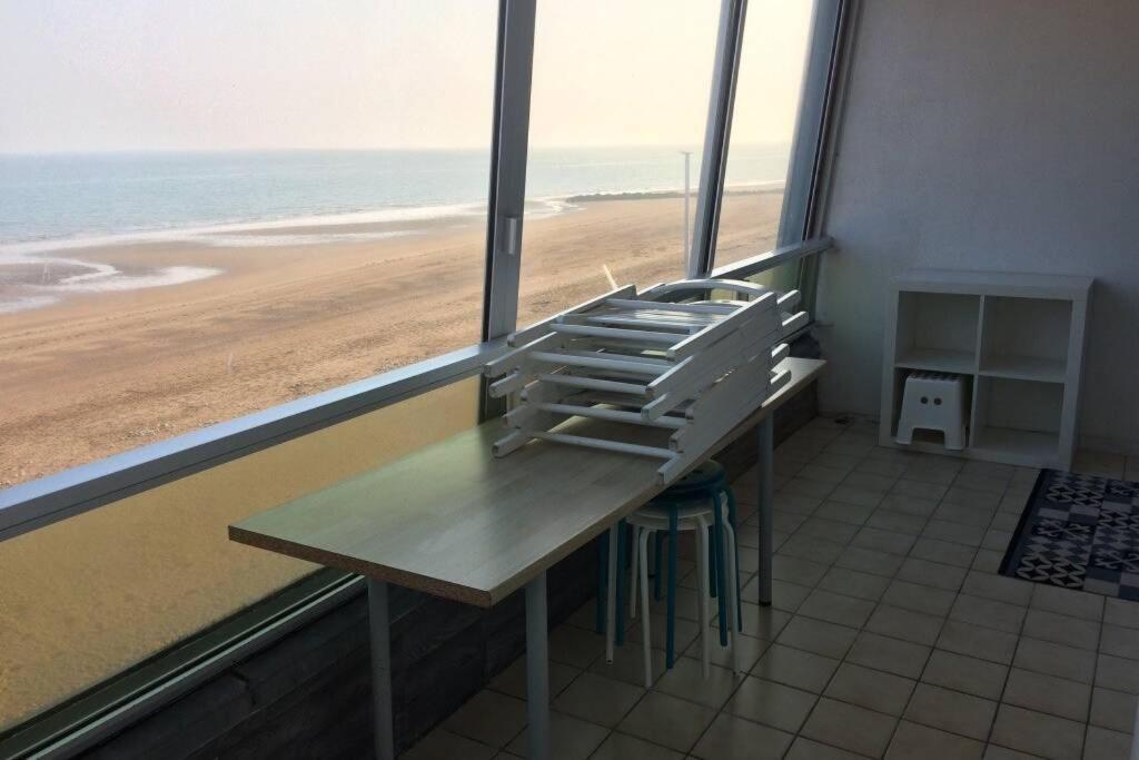 Appartement T2 Avec Vue Sur Mer Directe ! Courseulles-sur-Mer Exteriér fotografie